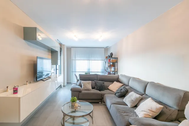 Exclusiva vivienda en Residencial Nevada — Urbanización de lujo junto al Centro Comercial Nevada — 50