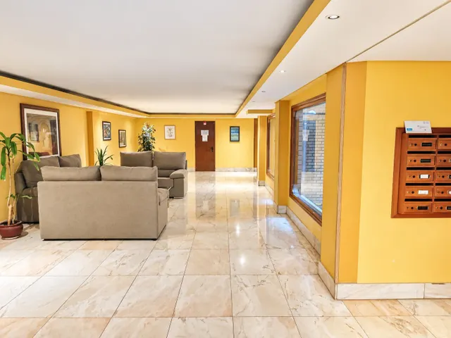 Luminoso piso con dos terrazas para reformar en Andrés Mellado, en excelente finca con portero y ascensor — 14