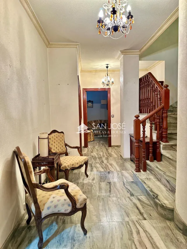 SE VENDE CASA CON PISCINA EN GLORIETA DE NOVELDA. — 33
