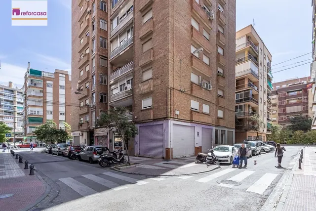 Piso reformado en Avenida Barcelona — 19