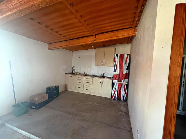 Parcela con almacén y vivienda - foto 3