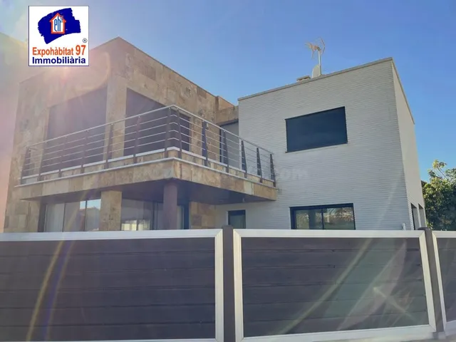 Casa/Chalet independiente En venta Calle lluís domènech i mo