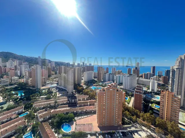 Espectacular piso en planta 27 con vistas panorámicas y ubicación privilegiada — 35