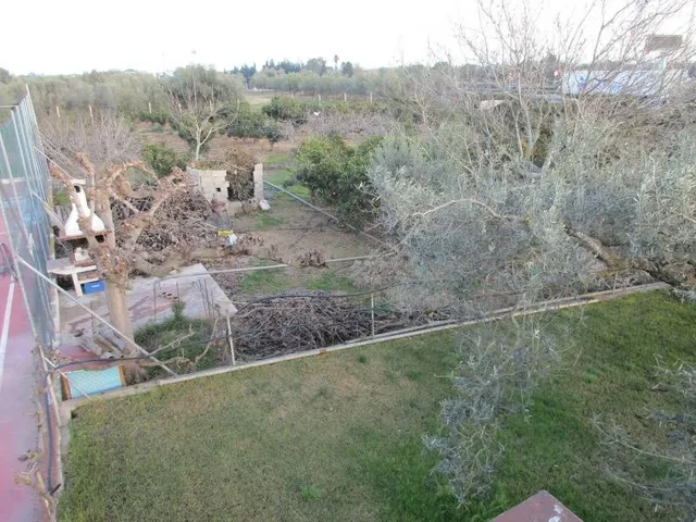 Chalet en venta de dos plantas, con piscina y tres almacenes. — 16