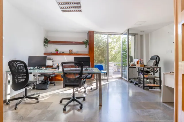 Edificio de 3 plantas destinado a oficinas junto a Centro Comercial Serrallo — 29