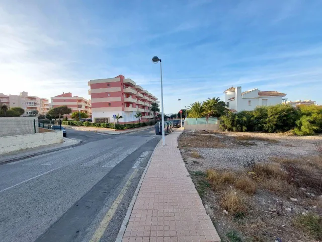 Espectacular terreno en venta en La Manga del Mar Menor - foto 4