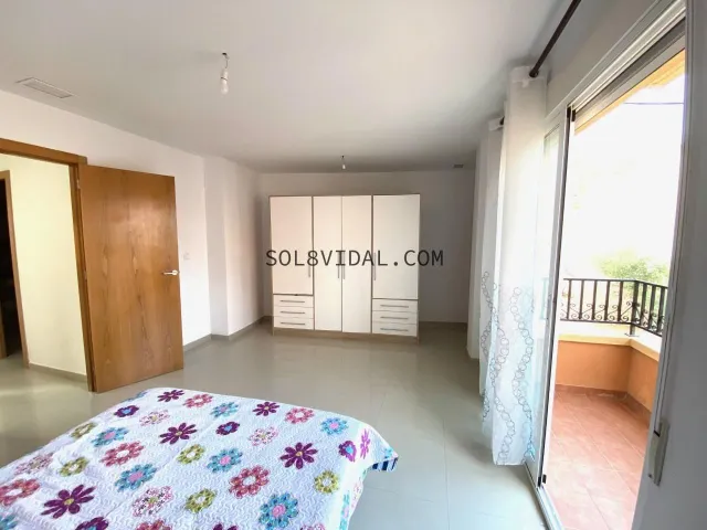 Dúplex en el raiguero de poniente, todo nuevo a estrenar. Dispone de planta sótano con un gran salón — 16