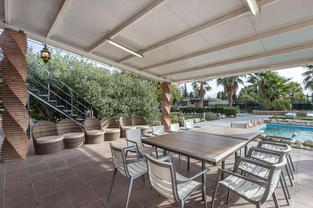 Chalet independiente con pozo propio y placas solares — 2