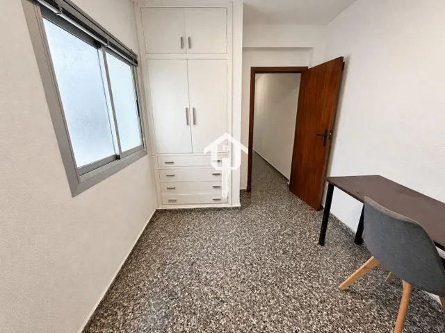 Ático en exclusiva totalmente reformado de 56 m2 con terraza en zona benalúa de Alicante: edificio con ascensor — 43