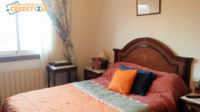 CASA INDEPENDIENTE DE 2 PLANTAS CON VISTAS DEPEJADAS — 4