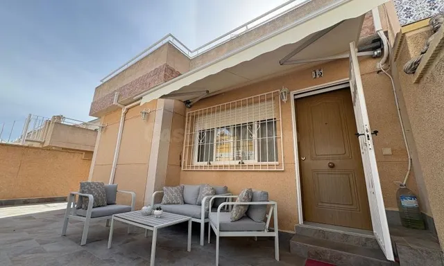 ADOSADO DE 3 DORMITORIOS 1 BAÑO EN LOS ALTOS ( ORIHUELA COST - foto 2