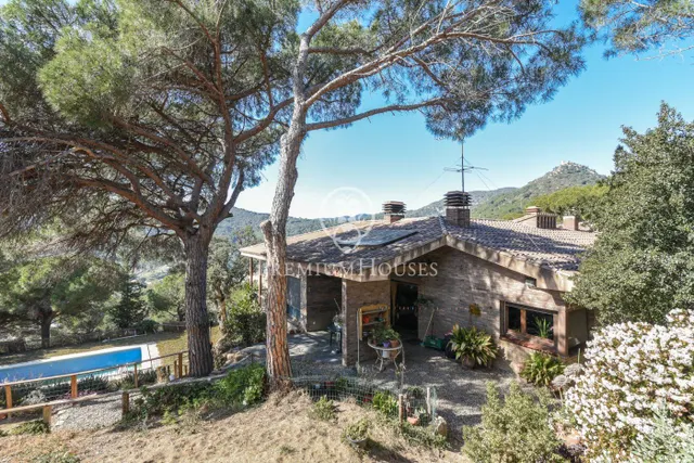 Casa en venta en plena montaña con piscina y vistas al mar en Cabrera de Mar — 32