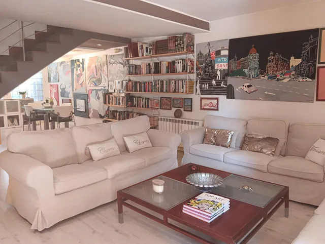 Espectacular adosado con buhardilla , apartamento independiente con baño y sin cocina, garaje doble y piscina en zona residencial premium — 9