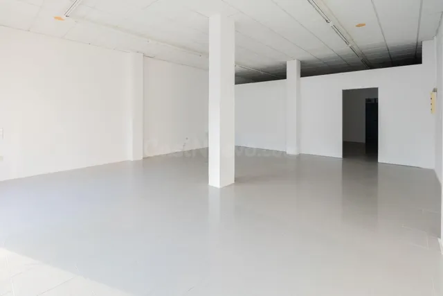 Local comercial en Deltebre - foto 3