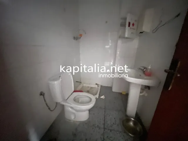 Local comercial a la venta en Ontinyent (Valencia) — 6