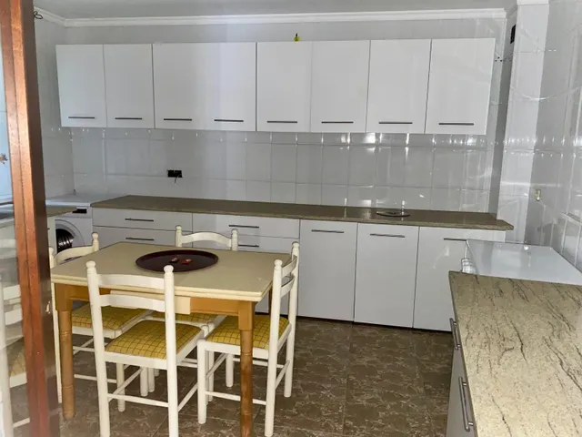 Piso en Travesia de Vigo para reformar — 15