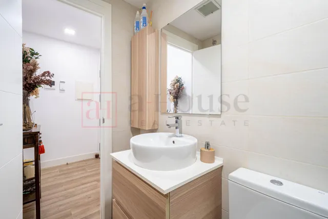 Piso listo para entrar a vivir con piscina comunitaria en la maternitat i sant ramón — 29