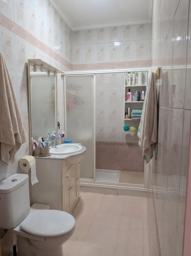 Amplia Casa en Venta en Marchena — 11