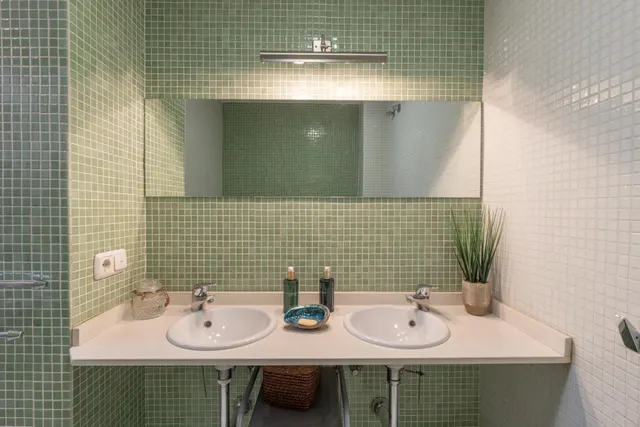 Espacio, confort y calidad: magnífica vivienda unifamiliar adosada — 43