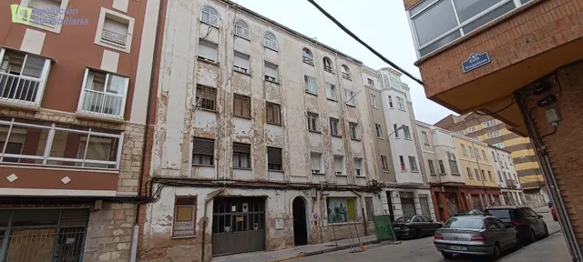 Se vende piso en calle San Isidro - Burgos — 19