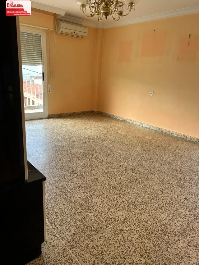 Piso en Castalla, zona instituto. 3º planta con ascensor en proceso, todo exterior — 6