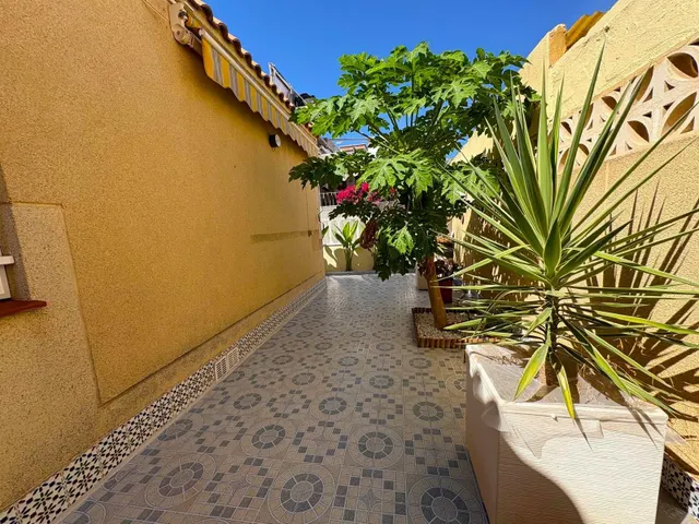 ESTUPENDA CASA REFORMADA CON LICENCIA TURÍSTICA EN JARDÍN DEL MAR III, TORREVIEJA ☀️ — 36