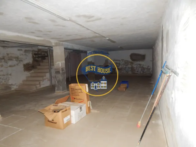 LOCAL COMERCIAL EN AIELO CON POSIBILIDAD DE COMPRA DEL RESTO DE EDIFICIO — 13