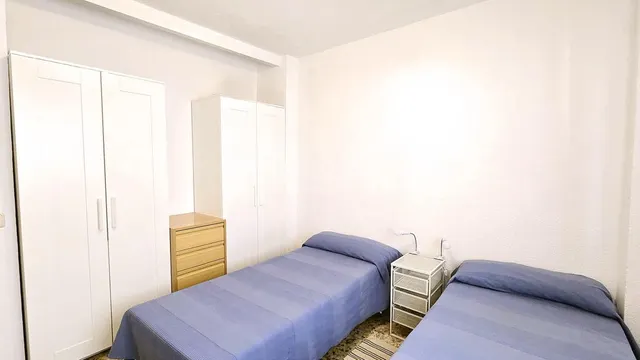 ¡únicamente para estudiantes oportunidad de alquiler! piso de tres dormitorios y terraza en villa de vallecas — 13