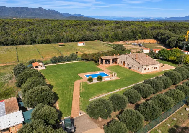 Exclusiva finca ecuestre rodeada de naturaleza, con máxima p - foto 4