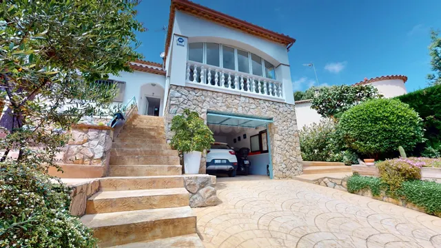 ESPECTACULAR CASA EN VENTA EN SANT ANTONI DE CALONGE: VISITA