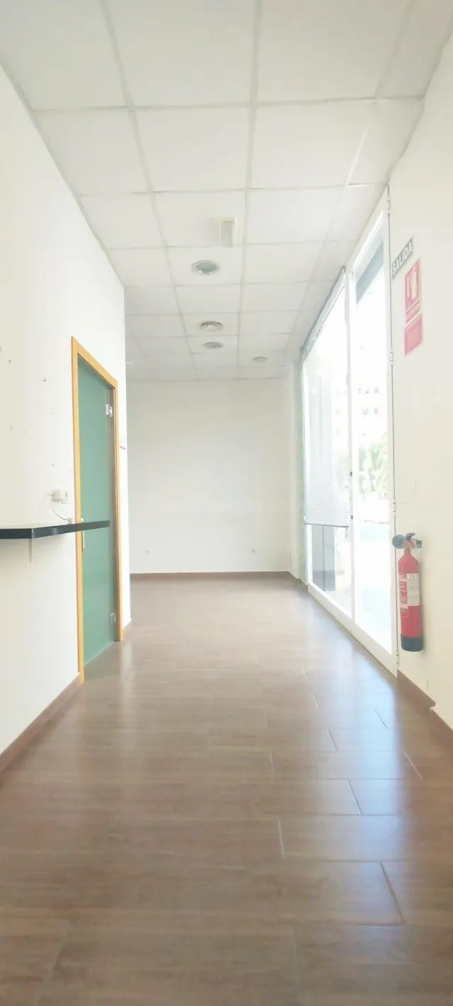 LOCAL COMERCIAL EN VENTA A 350 METROS DE LA PLAYA - foto 4