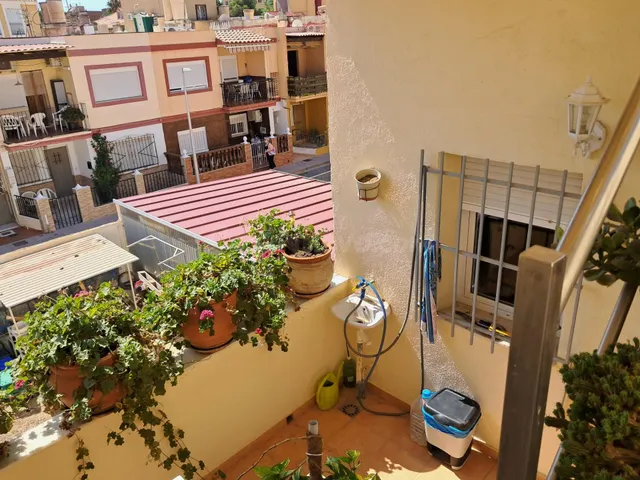 Casa de 2 dormitorios, 2 baños, ampliable, mas parcela urban - foto 2