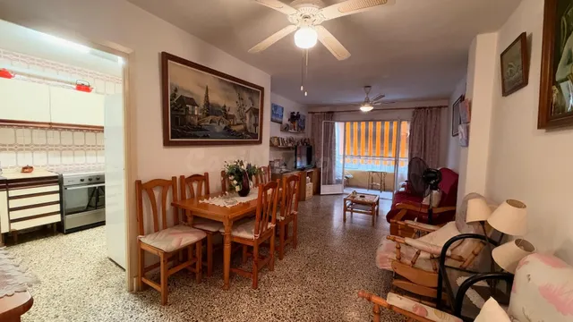 Piso de 3 dormitorios y 2 baños para reformar a 150 m de la Playa del Acequión — 2