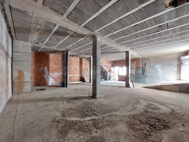 LOCAL COMERCIAL EN BRUTO 130 M2 ZONA EL CANTAL - PUEBLO INDA - foto 4