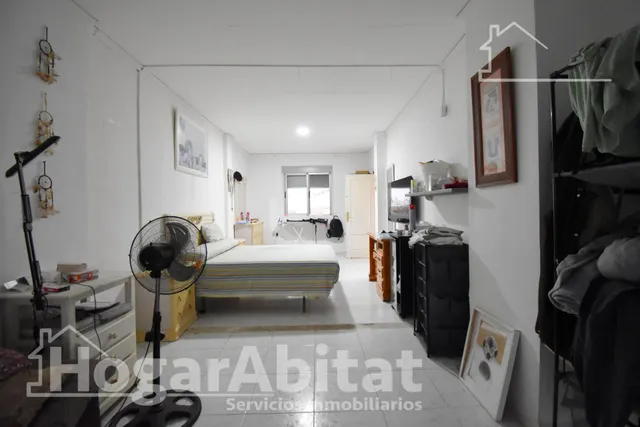 MUY AMPLIO CON 5 DORMITORIOS Y TERRAZA EN CENTRO — 18
