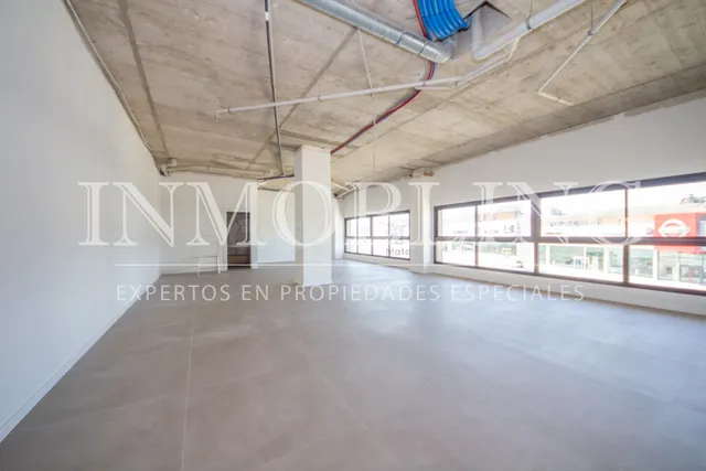 OFICINA DE OBRA NUEVA MUY LUMINOSA