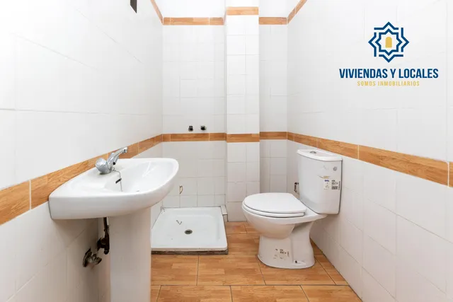 Venta de local de 171 m2 en Armilla (Granada) — 12