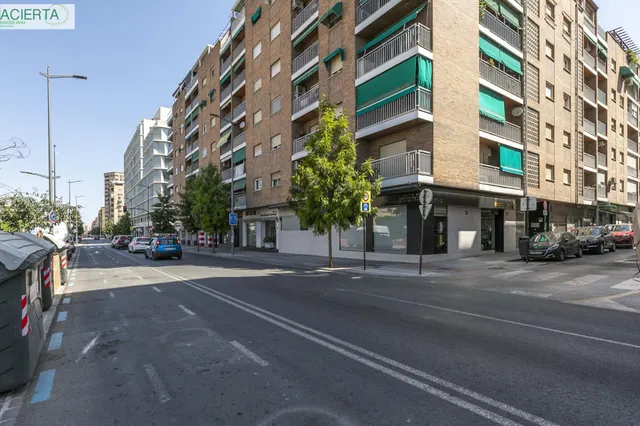 Piso en Calle Arabial con Vistas Despejadas al Parque García Lorca — 26