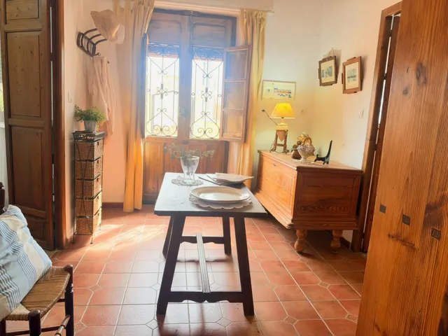 Acogedora casa de planta baja con jardín mediterráneo, patio soleado y gran garaje privado en Las Palas — 18