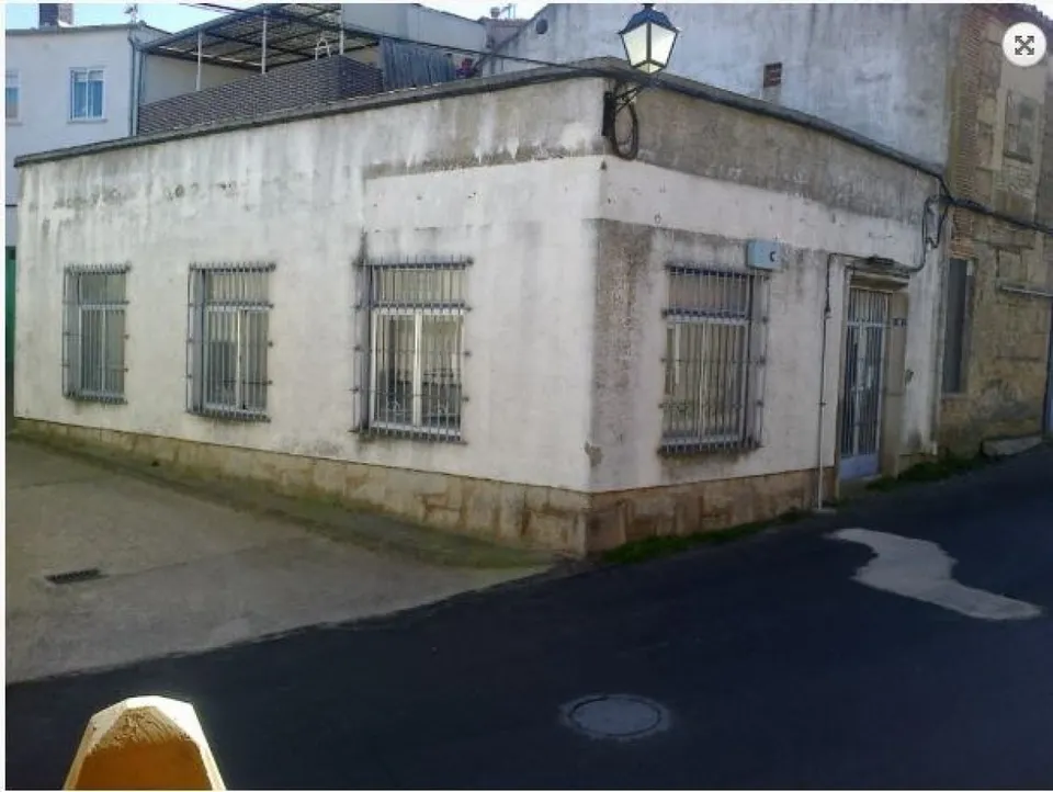 Urbis te ofrece un local en venta en Cantalpino, Salamanca.
