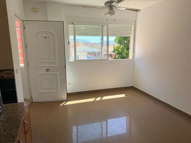 Coqueto apartamento con vistas al mar — 9