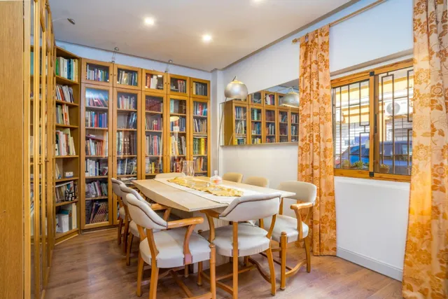 GRAN CASA EN LA ZONA DE LA TRINIDAD CON MUCHAS OPCIONES - foto 5
