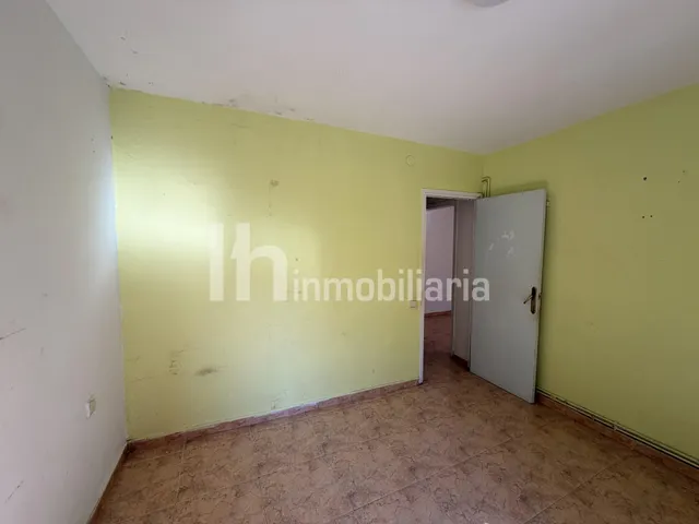 Calle ROMANÍ, amplio y luminoso — 21