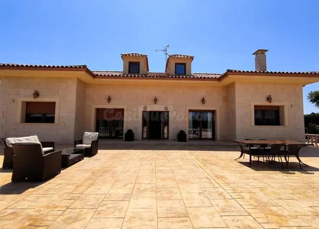 SE VENDE ESPECTACULAR CHALET EN ASPE (ALICANTE) - foto 4