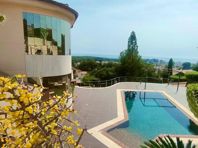 Exclusiva Villa en Cunit con vistas a la Costa Daurada — 14