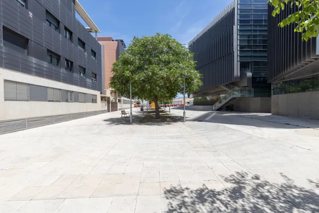 Plaza de garaje en urbanización privada pts — 17