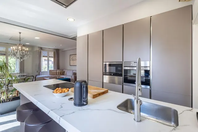Exclusivo Piso Dúplex en el Corazón de Granada — 6