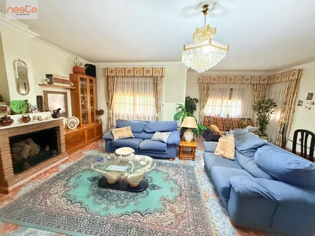 CHALET CON PARCELA, 4 DORM. + 2 BAÑOS CON JARDÍN Y 39 OLIVOS - foto 3