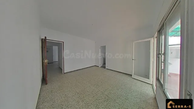 ¡IDEAL INVERSORES! Piso con alta rentabilidad garantizada en - foto 3