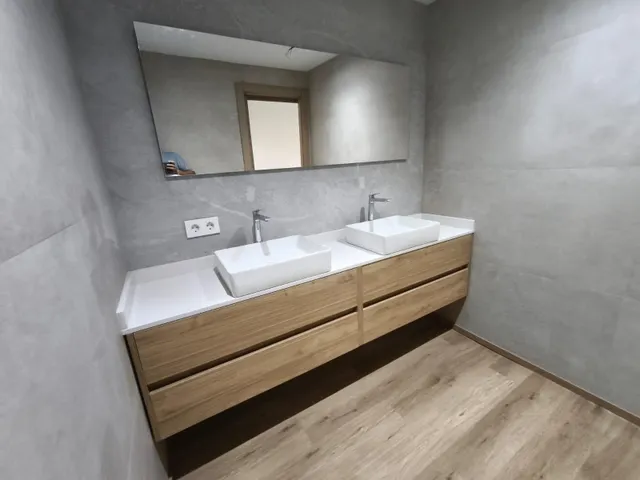 Exclusiva casa de pueblo completamente rehabilitada con piscina interior, terraza y parking en el centro de el Vendrell — 12